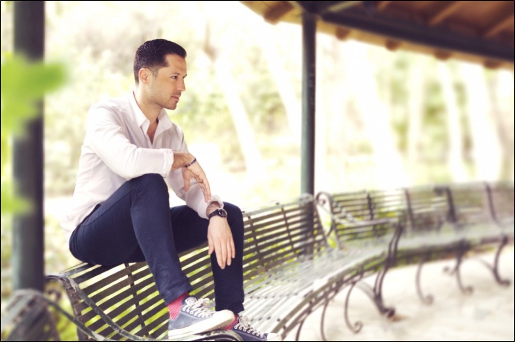 Ο Αδαμ Τσαρούχης στο Roof Stage του Gazarte