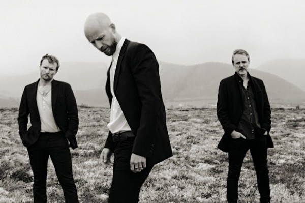 Madrugada -Κυκλοφόρησαν κι άλλο νέο κομμάτι και τα σπάει