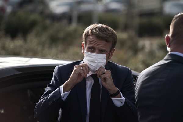 EuroMed 9 – Η φωτογραφία από την ιδιωτική επίσκεψη του ζεύγους Μακρόν στην Ακρόπολη