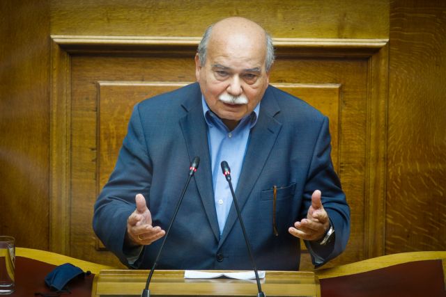 Βούτσης – Ριζικά αντίθετη με τις Διεθνείς Συμβάσεις η πολιτική των απελάσεων και της αποτροπής