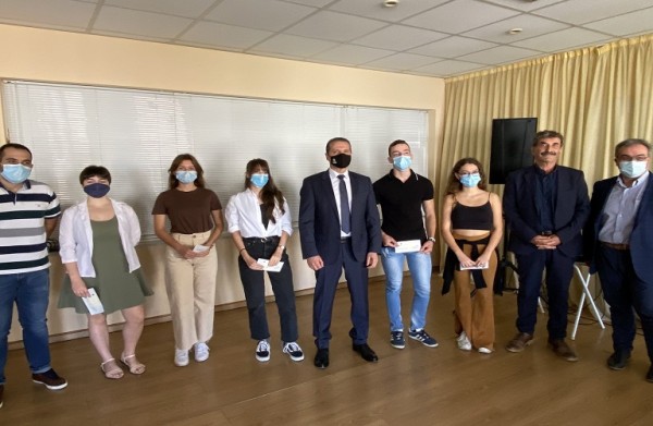 Επιταγές 1.500 ευρώ σε 6 μαθητές από την Ένωση Αγρινίου