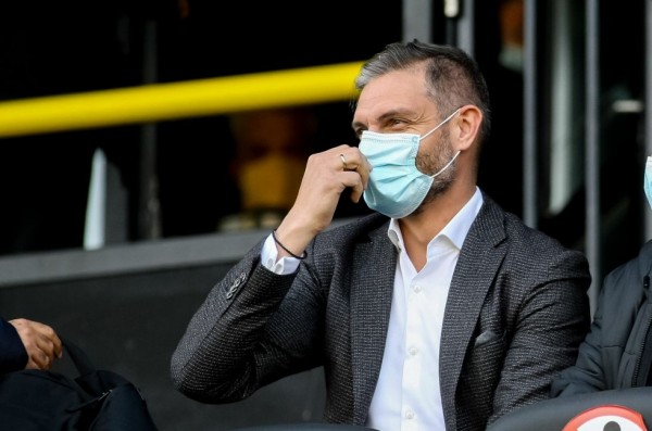 Χαριστέας – «Δεν μου δίνει ελπίδα η εικόνα της Εθνικής, τρανταχτά τα λάθη του Φαν Σιπ»