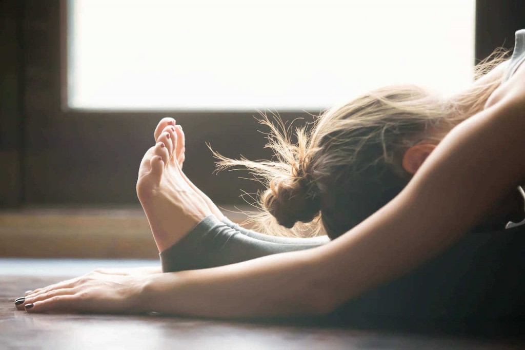 Αυτές οι ασκήσεις yoga θα σας απαλλάξουν από τους πόνους της μέσης