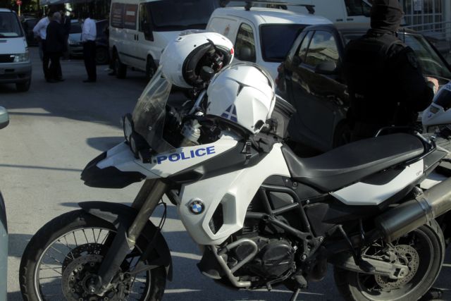 Παλαιό Φάληρο - Επεισοδιακή καταδίωξη με τραυματία αστυνομικό της ΔΙΑΣ - Εμβόλισαν τη μηχανή του