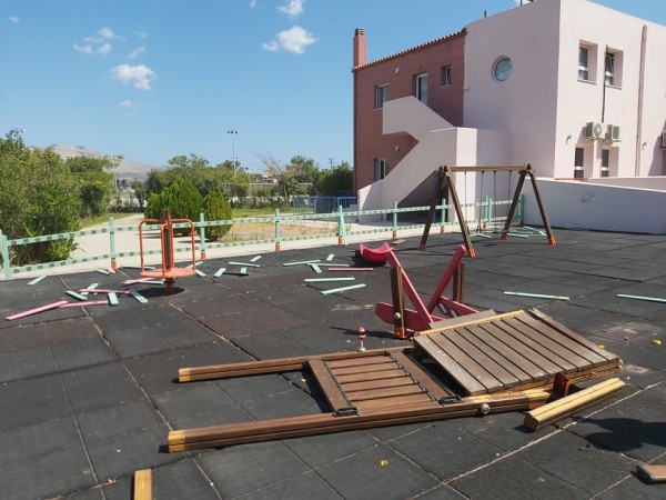 Άγνωστοι βανδάλισαν βρεφονηπιακό σταθμό στη Παλαιά Φώκαια