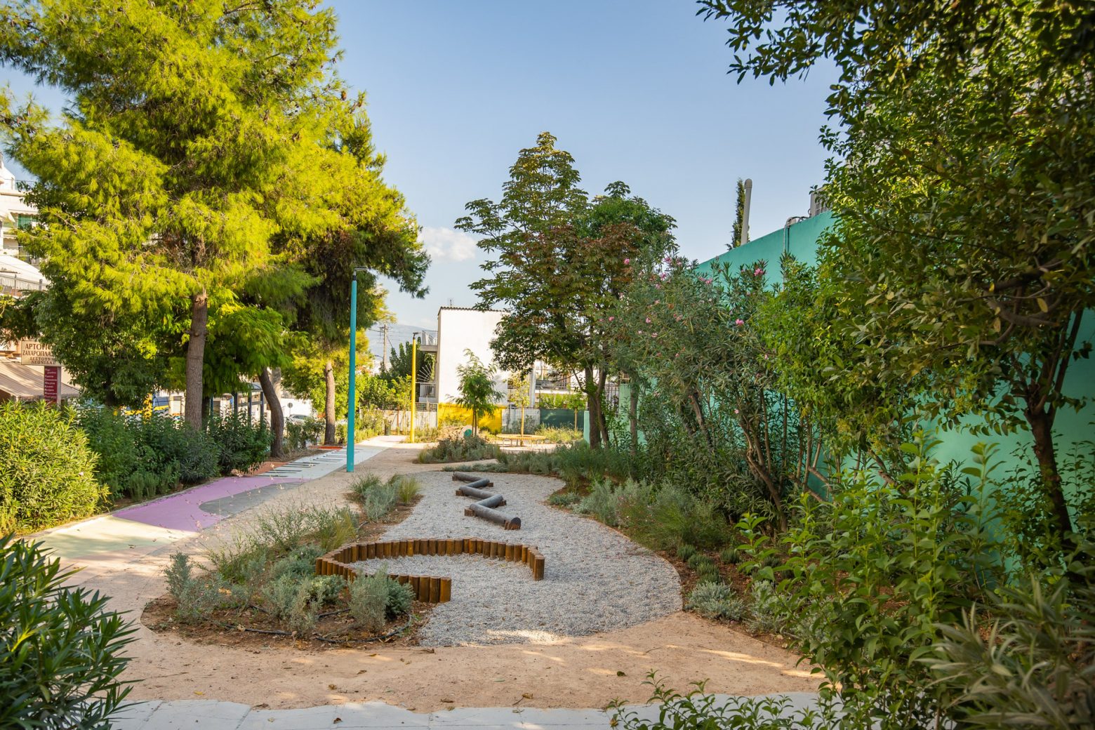 Πάρκα τσέπης – Οι δημόσιοι χώροι των γειτονιών μας «πρασινίζουν» και μας καλούν να τους απολαύσουμε