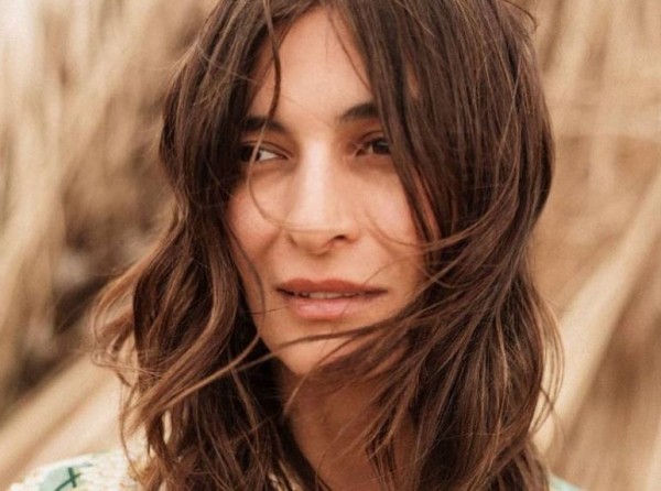 Η Γη της Ελιάς – Το  άγνωστο παρελθόν του Στάθη και της Ιουλίας