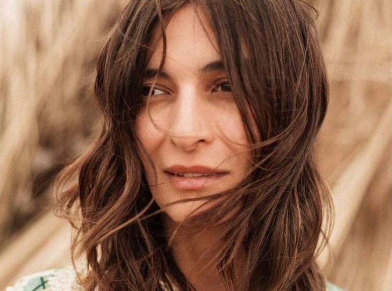 Η Γη της Ελιάς – Το  άγνωστο παρελθόν του Στάθη και της Ιουλίας