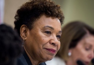 Μπάρμπαρα Λι: η Αμερικανίδα βουλεύτρια που είπε όχι στον πόλεμο το 2001