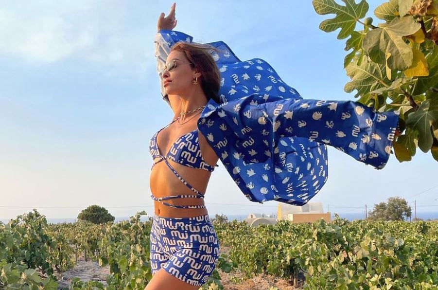 Ελένη Φουρέιρα – Το καλοκαίρι είναι ακόμα εδώ για την τραγουδίστρια