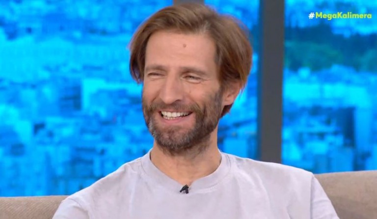 Μάξιμος Μουμούρης στο MEGA Καλημέρα – «Οι κόρες μου δεν έχουν περιέργεια να με δουν στην τηλεόραση»