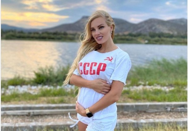 Τζούλια Νόβα – Ξεσπά για τα κακοήθη σχόλια στο Instagram – «Κάποιοι ευχήθηκαν να χάσω την αθώα ψυχή που κυοφορώ»