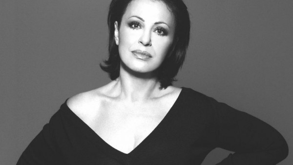 Έτσι ήταν η Χαρούλα Αλεξίου στα 20 χρόνια της