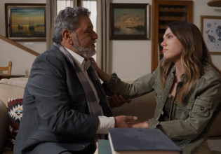 «Η Γη της Ελιάς» – Η Αντιγόνη μιλά με τον Λυκούργο για τον «άγνωστο» πατέρα της