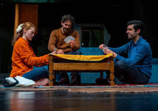 «Οι Ναυαγοί» της Ηρώς Μπέζου έρχονται στο Υπόγειο του Κουν