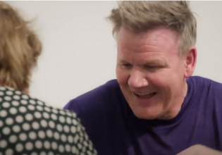 Ελληνίδα γιαγιά σε Γκόρντον Ράμσεϊ – «Έβαλες πολύ αλάτι» – Η αντίδρασή του