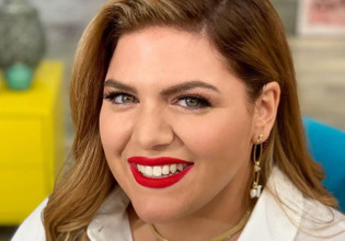 Η Δανάη Μπάρκα έγινε νονά – Δείτε πώς ονομάστηκε το βαφτιστήρι της
