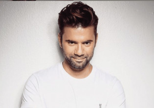 Κωστής Μαραβέγιας – Oι προφητικοί στίχοι του Θοδωρή Μαραντίνη πριν από τον γάμο