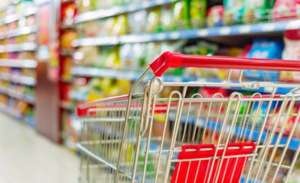 Το κύμα ακρίβειας αλλάζει την αγοραστική συμπεριφορά των καταναλωτών – Πώς επιλέγουν προϊόντα