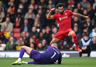 Φοβερός Σαλάχ μετά το 5-0 επί της Γουότφορντ – Ρώτησε τον Φόστερ που θα έπεφτε σε πέναλτι