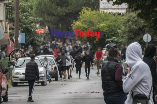 ΕΠΑΛ Ευόσμου – Συγκλονίζει η δημοσιογράφος που δέχτηκε φασιστική επίθεση – «Η κα@@@λα έβγαλε βίντεο»