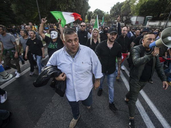 Ρώμη – Φασιστική εισβολή σε γραφεία συνδικάτου – Συνελήφθησαν δύο επικεφαλής της Forza Nuova