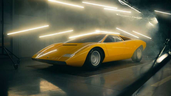 Αναδομώντας την Lamborghini Countach LP 500