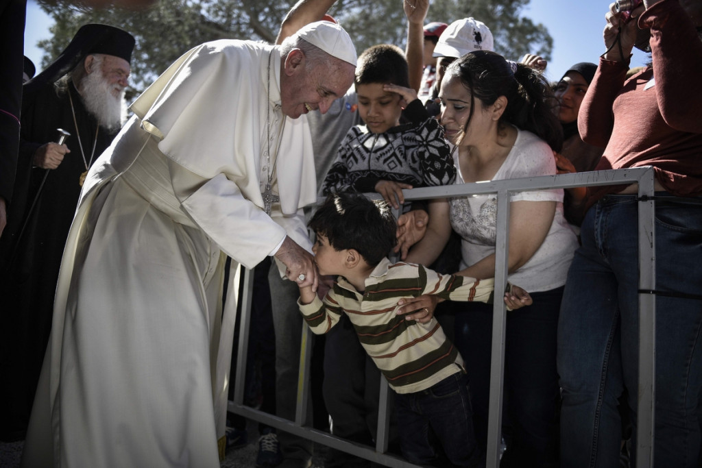 Στη Λέσβο δίπλα στους πρόσφυγες θα βρεθεί ξανά ο πάπας Φραγκίσκος