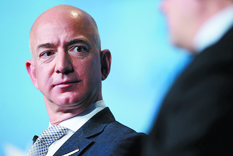 Τζεφ Μπέζος – Υπάλληλοι του μεγιστάνα θεωρούν επικίνδυνο το διαστημικό του σκάφος
