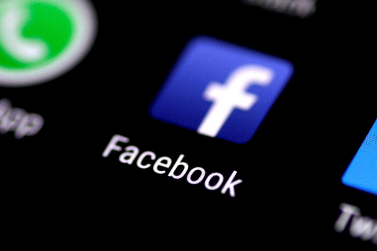 Facebook – Στον πάγο το λανσάρισμα νέων προϊόντων μετά την κατακραυγή