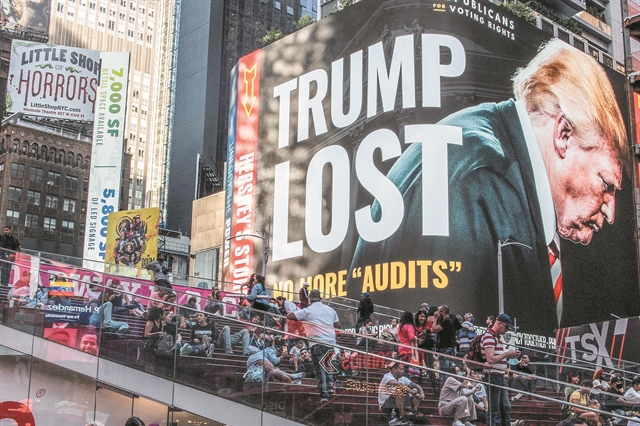 Τραμπ  – λανσάρει δικό του Facebook