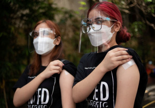 Εμβόλιο – Θεαματική η αποτελεσματικότητα του Pfizer στους εφήβους