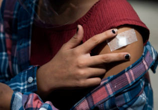 Κοροναϊός – Τι συμβαίνει με την κυτταρική ανοσία μετά τον εμβολιασμό;