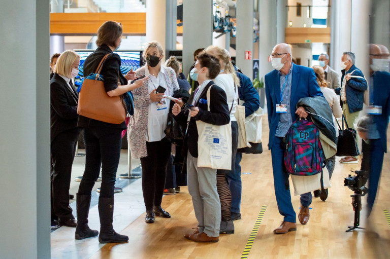 Διάσκεψη για το Μέλλον της Ευρώπης – Τέσσερις πολίτες από διαφορετικά κράτη-μέλη της ΕΕ μιλούν στο in.gr