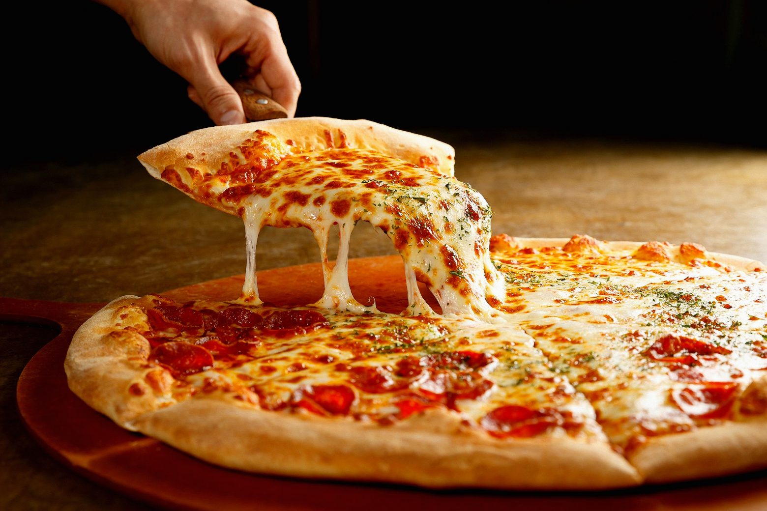 Έως και 13% πιο ακριβή η πίτσα - Γιατί αυξάνεται η τιμή της