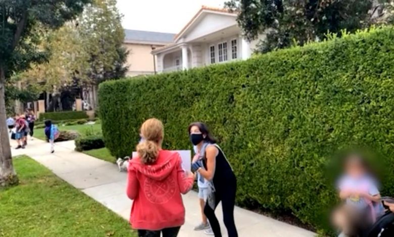 ΗΠΑ - Αντιεμβολιαστές φώναζαν σε παιδιά και γονείς έξω από σχολείο πως «η μάσκα είναι βιασμός»