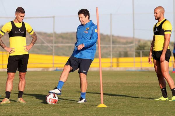 ΑΕΚ – Η πρώτη προπόνηση του Γιαννίκη στα Σπάτα