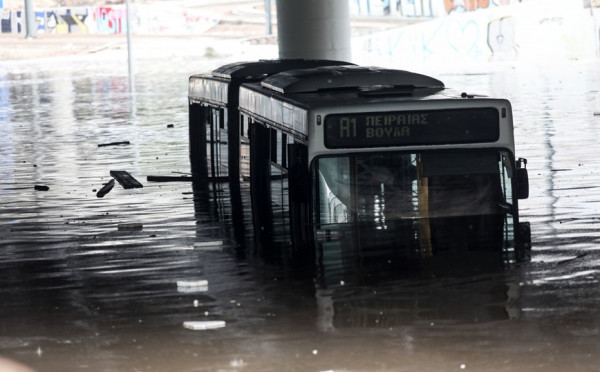 Κακοκαιρία «Μπάλλος« – Η ανακοίνωση της ΟΣΥ για το πλημμυρισμένο λεωφορείο στην Ποσειδώνος