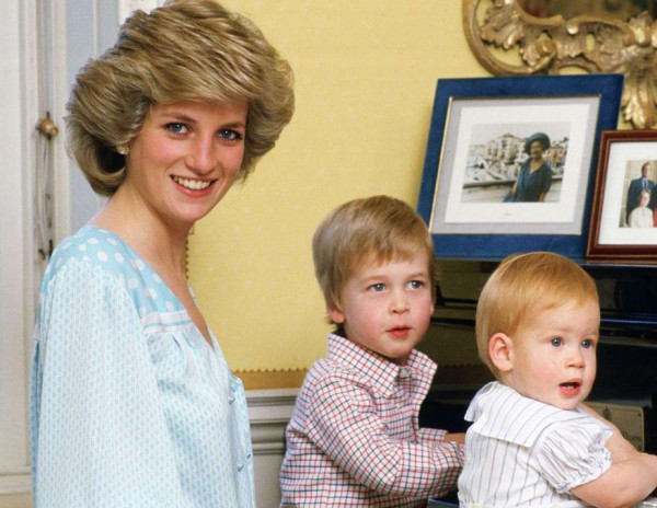 Το μεγαλύτερο κειμήλιο της πριγκίπισσας Νταϊάνα, πρόκειται να δοθεί στην πριγκίπισσα Σάρλοτ αντί της Λίλιμπετ Νταϊάνα