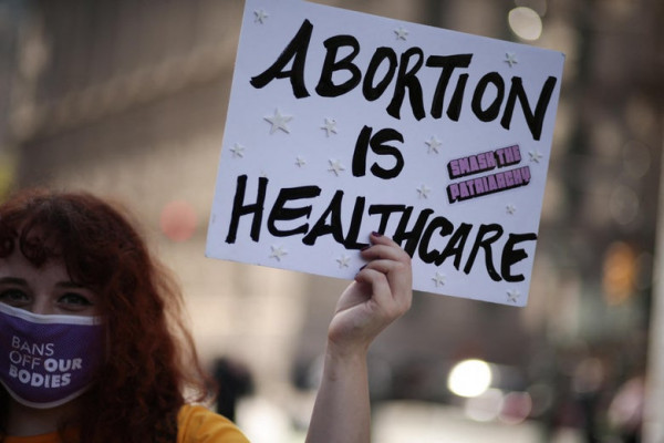 Τζένιφερ Λόρενς και Έιμι Σούμερ – Συμμετέχουν στις πορείες υπέρ των εκτρώσεων