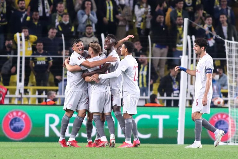 Ολυμπιακός – Σε δημοπρασία φανέλες από το ματς με τη Φενερμπαχτσέ