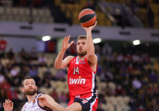 Το buzzer beater του Βεζένκοφ στη λήξη του πρώτου δεκαλέπτου