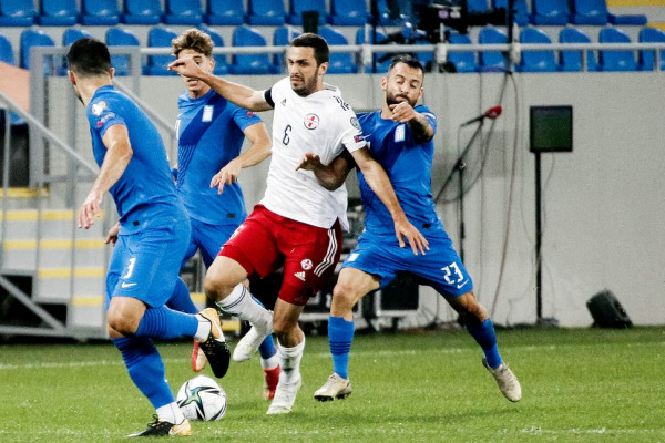 Χρυσό «διπλό» και πάει για τελικό (0-2)