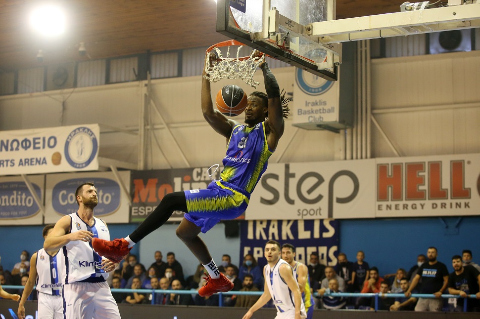 Μεγάλη νίκη του Περιστερίου στο Ιβανώφειο (79-76)