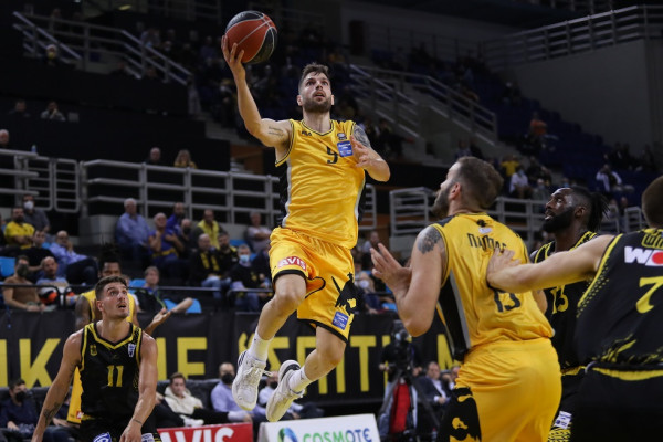 Δύσκολη νίκη στο φινάλε για την ΑΕΚ (64-63)