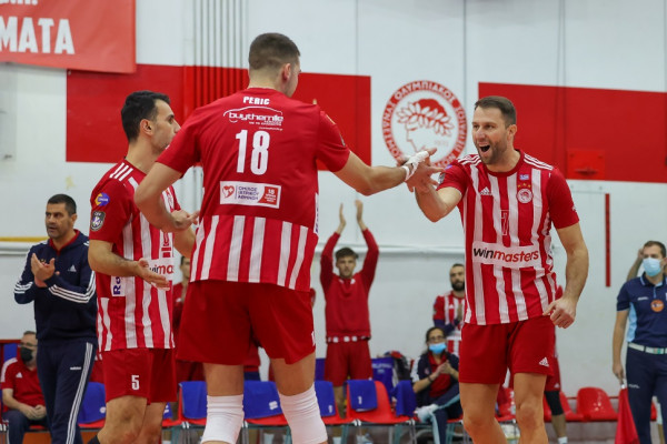 Ολυμπιακός – Κομάρνο 3-0 – Ένα βήμα από τα αστέρια