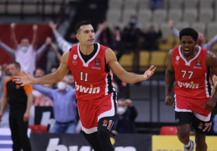 Ολυμπιακός – Το νικητήριο σουτ του Σλούκα με φυσικό ήχο