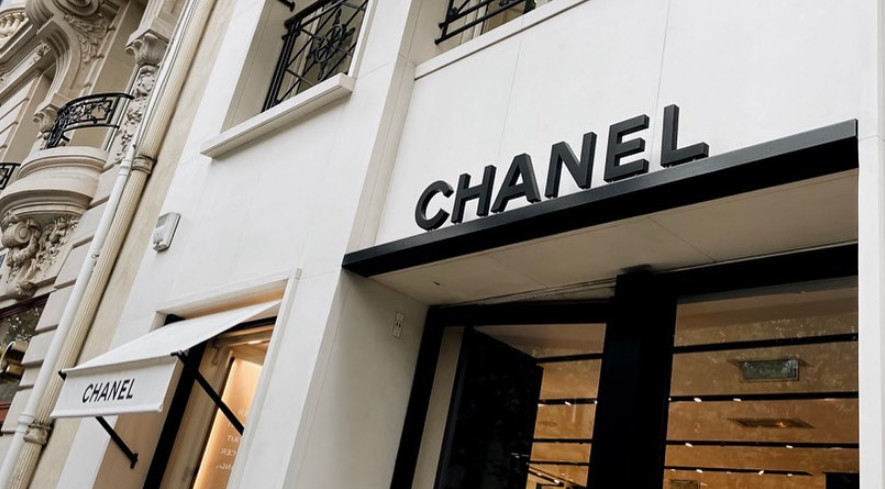Chanel - Περιορίζει την αγορά των εμβληματικών τσαντών της σε μία ανά πελάτη ετησίως