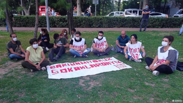 Τουρκία – Φοιτητικό κίνημα για το δικαίωμα στη στέγαση – Χιλιάδες κοιμούνται στα πάρκα