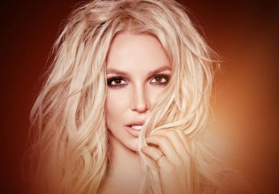 Μπρίτνεϊ Σπίαρς – Γιορτάζει γυμνή την ελευθερία της από την κηδεμονία του πατέρα της